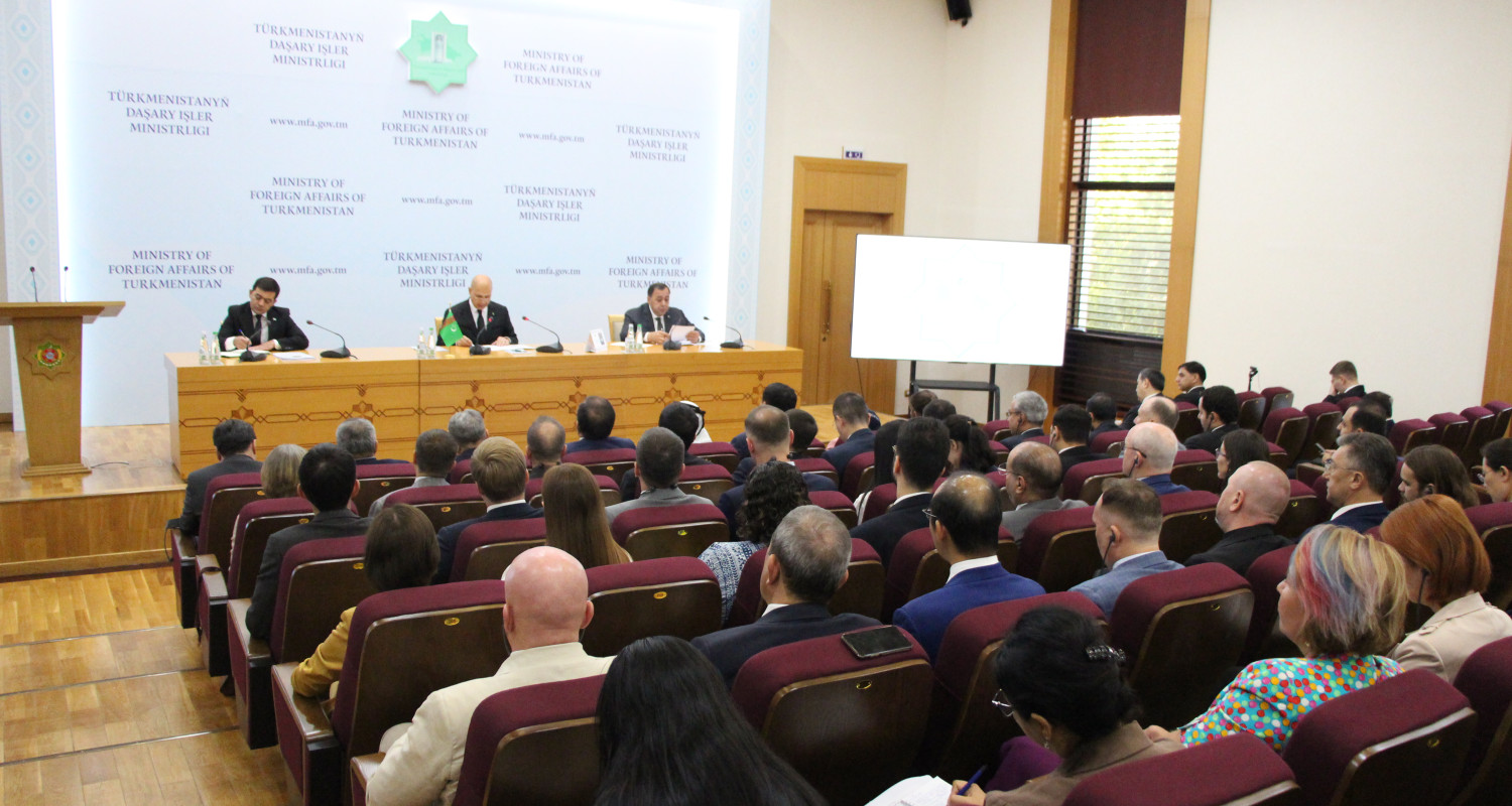 Türkmenistanyň DIM-inde Awazada geçiriljek forum boýunça brifing guraldy
