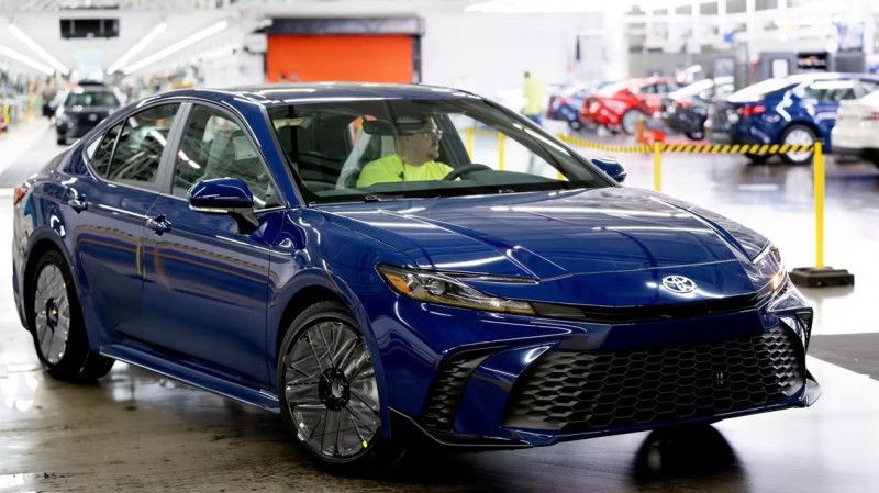 «Toyota Camry 2025» gibrid ulagynyň önümçiligi başlandy