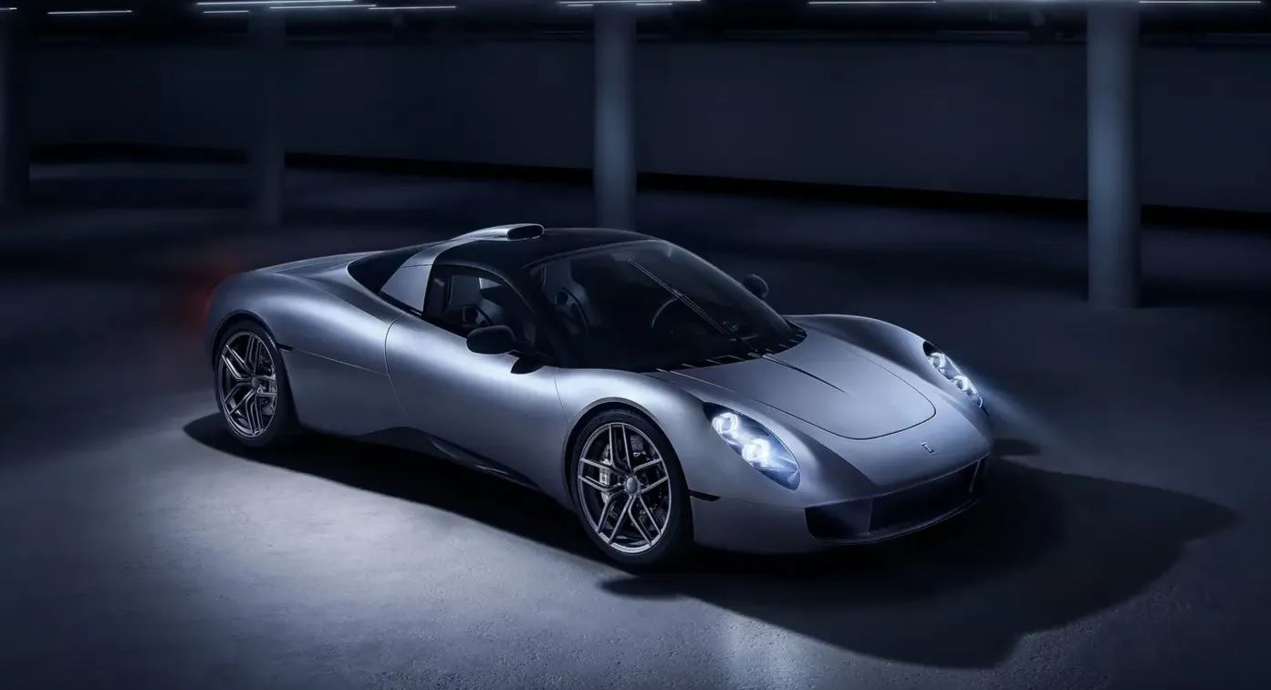 McLaren F1 awtokonstruktory özboluşly superkarlaryň döredilmegi üçin ýörite ussahana açýar