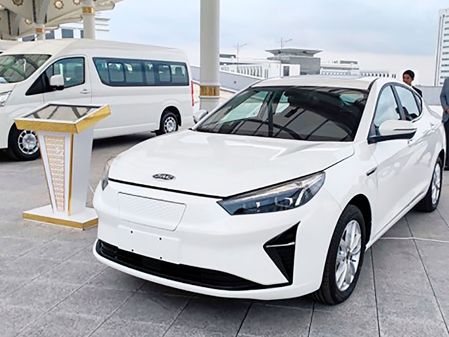 JAC E-J7 electric cars will run in the city of Arkadag