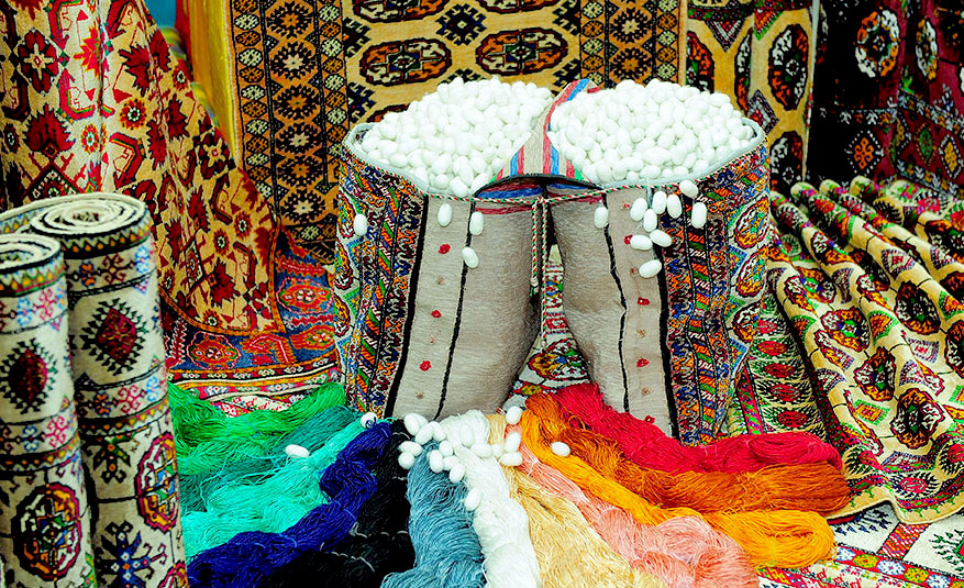 The President of Turkmenistan addressed congratulations to the silk growers on their labor victory