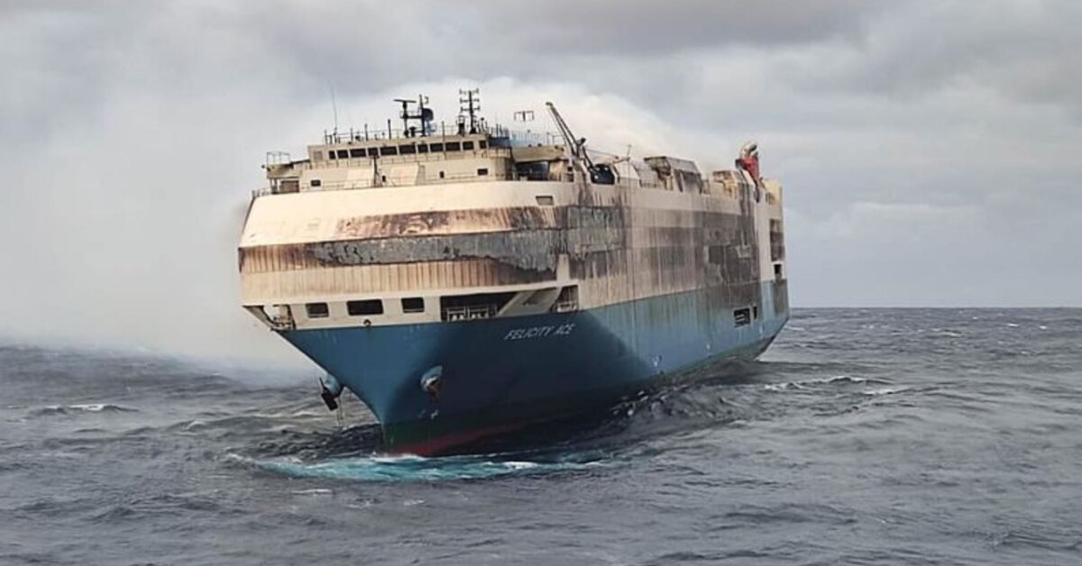 В Китае спустили на воду крупнейший в мире морской автовоз