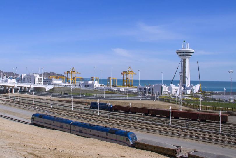Туркменистан продолжает развивать международные транспортные коридоры