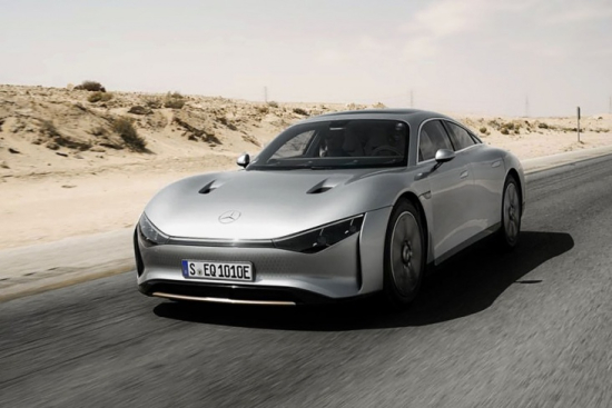 Mercedes-Benz представил фильм, посвященный рекордному заезду электрокара EQXX