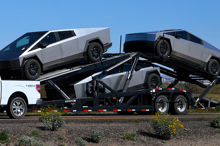 Тысячи Cybertruck от Tesla возвращаются на завод из-за проблем с двигателем