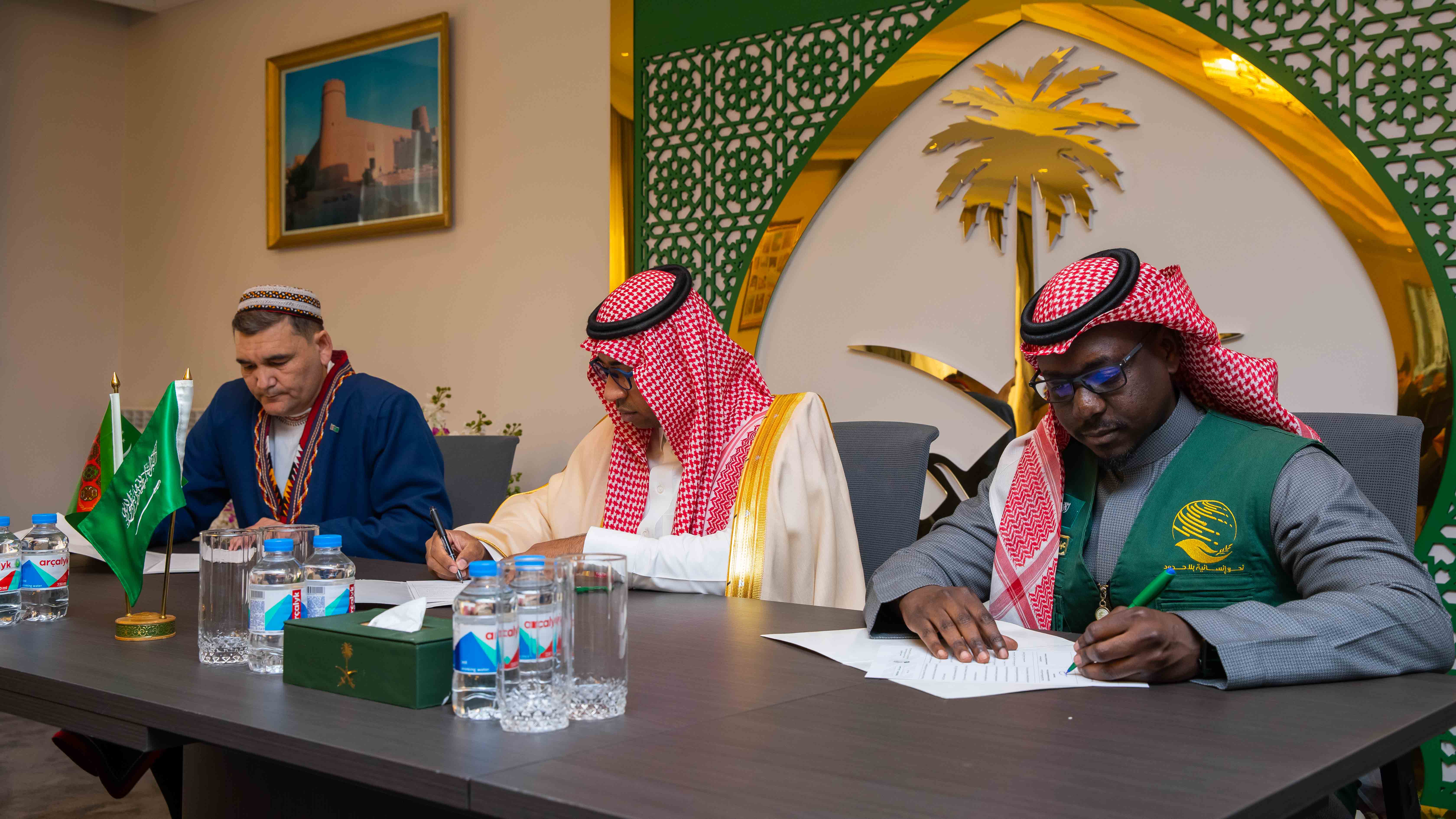 Saud Arabystany Patyşalygy Türkmenistana 25 tonna hurma gowşurdy