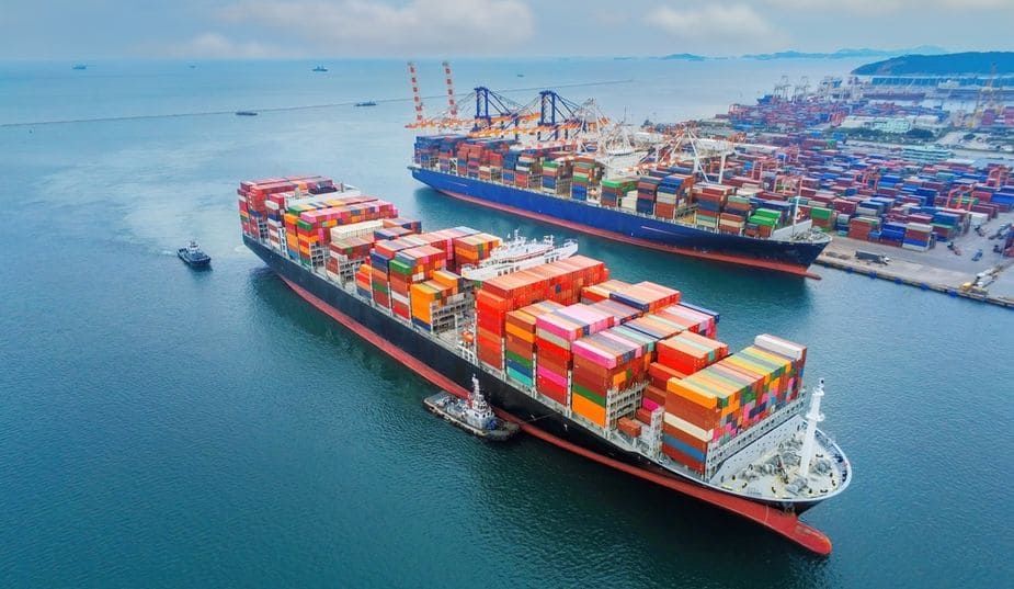 Грузооборот морских портов РФ за пять месяцев снизился на 3,4%