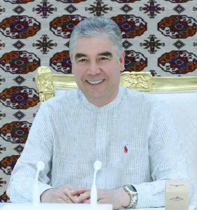 Gurbanguly Berdimuhamedow Arkadag şäheriniň ösüşi boýunça iş maslahatyny geçirdi