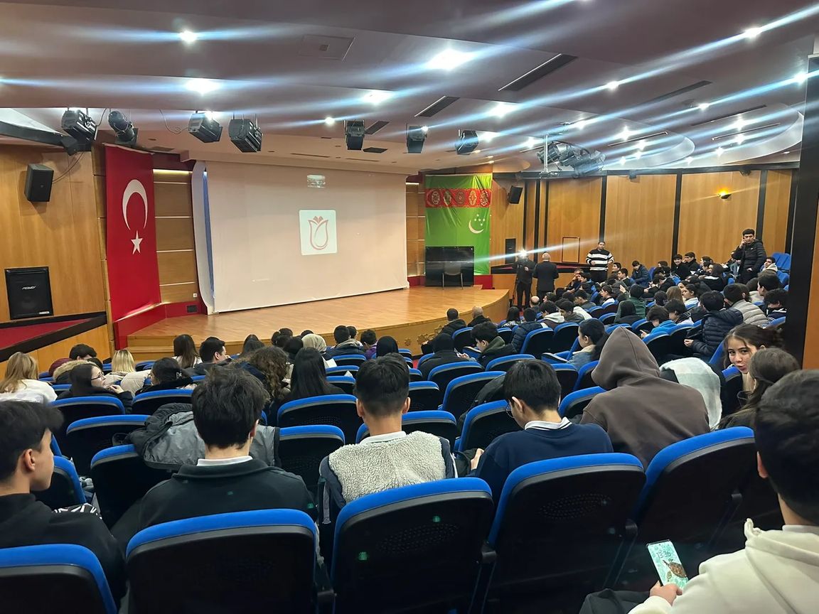 В Ашхабаде презентовали стипендиальную программу для студентов «Türkiye Bursları»