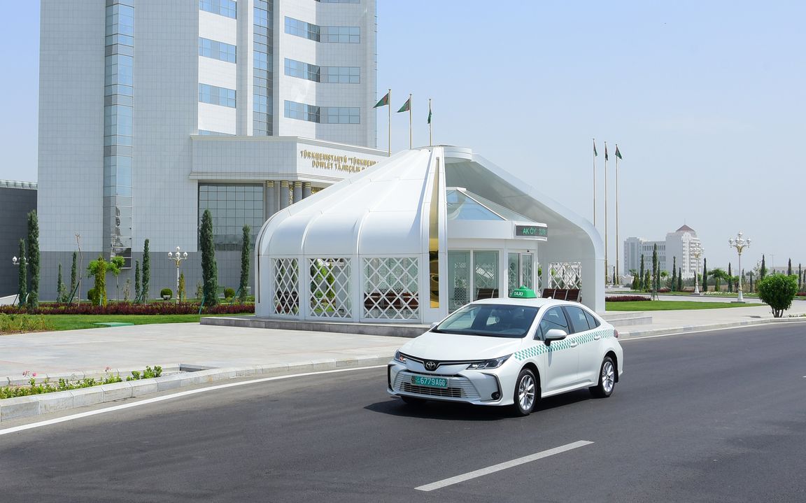 "Onlaýn taksi" - a new taxi service in Ashgabat